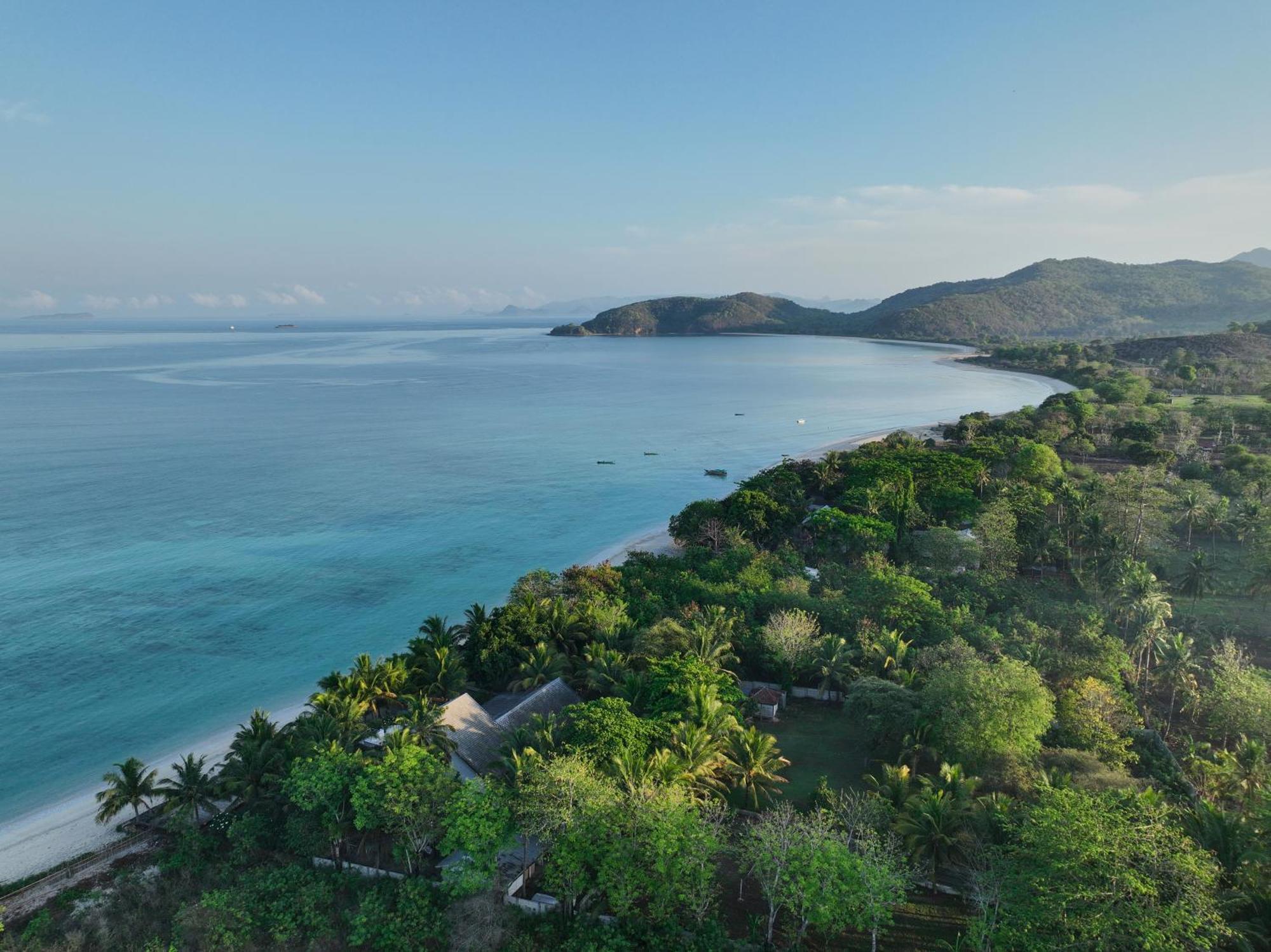 Myamo Beach Lodge Jereweh Buitenkant foto