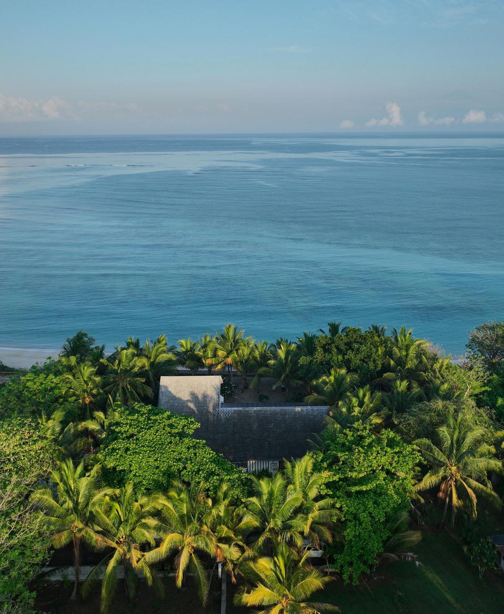 Myamo Beach Lodge Jereweh Buitenkant foto