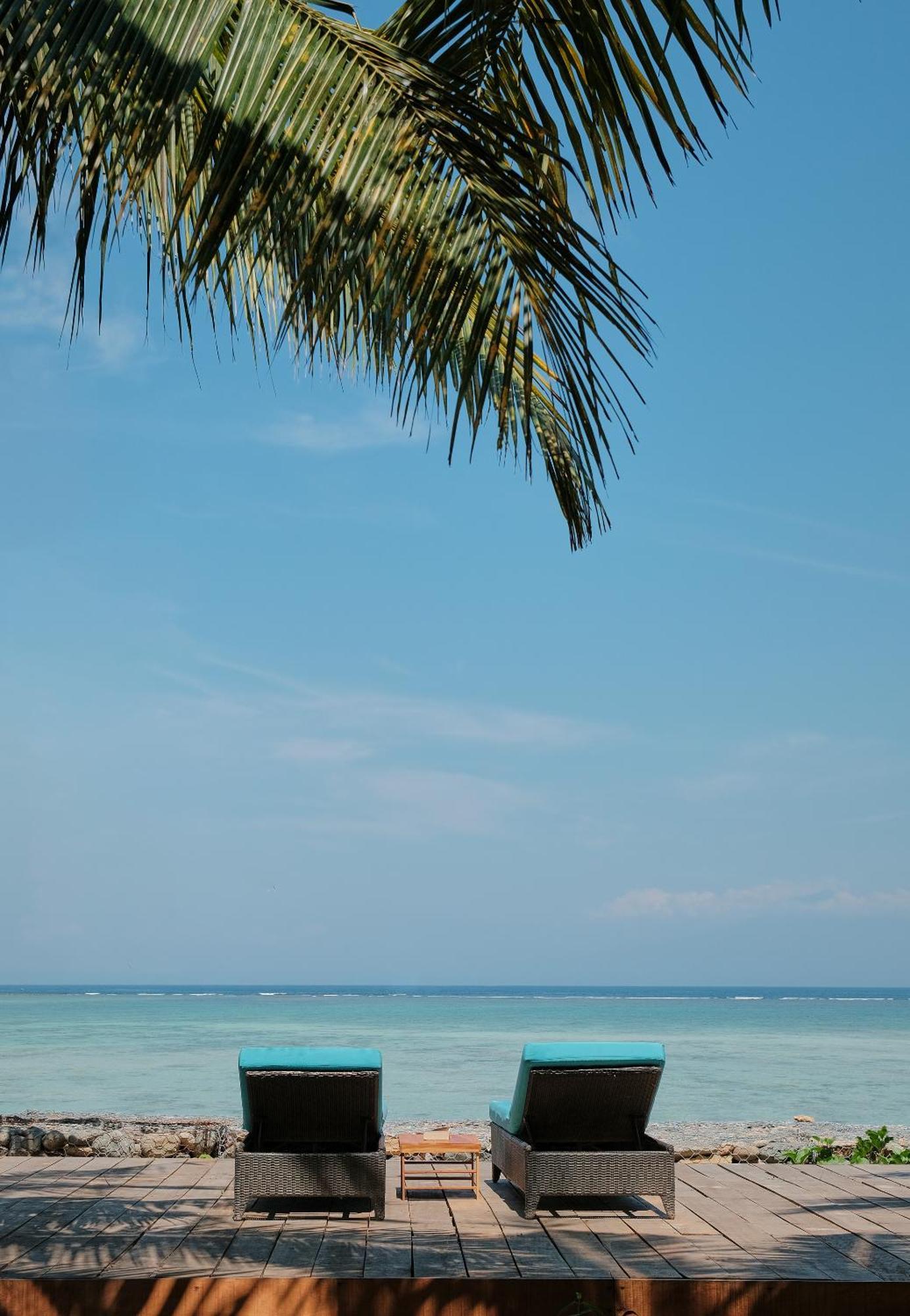 Myamo Beach Lodge Jereweh Buitenkant foto