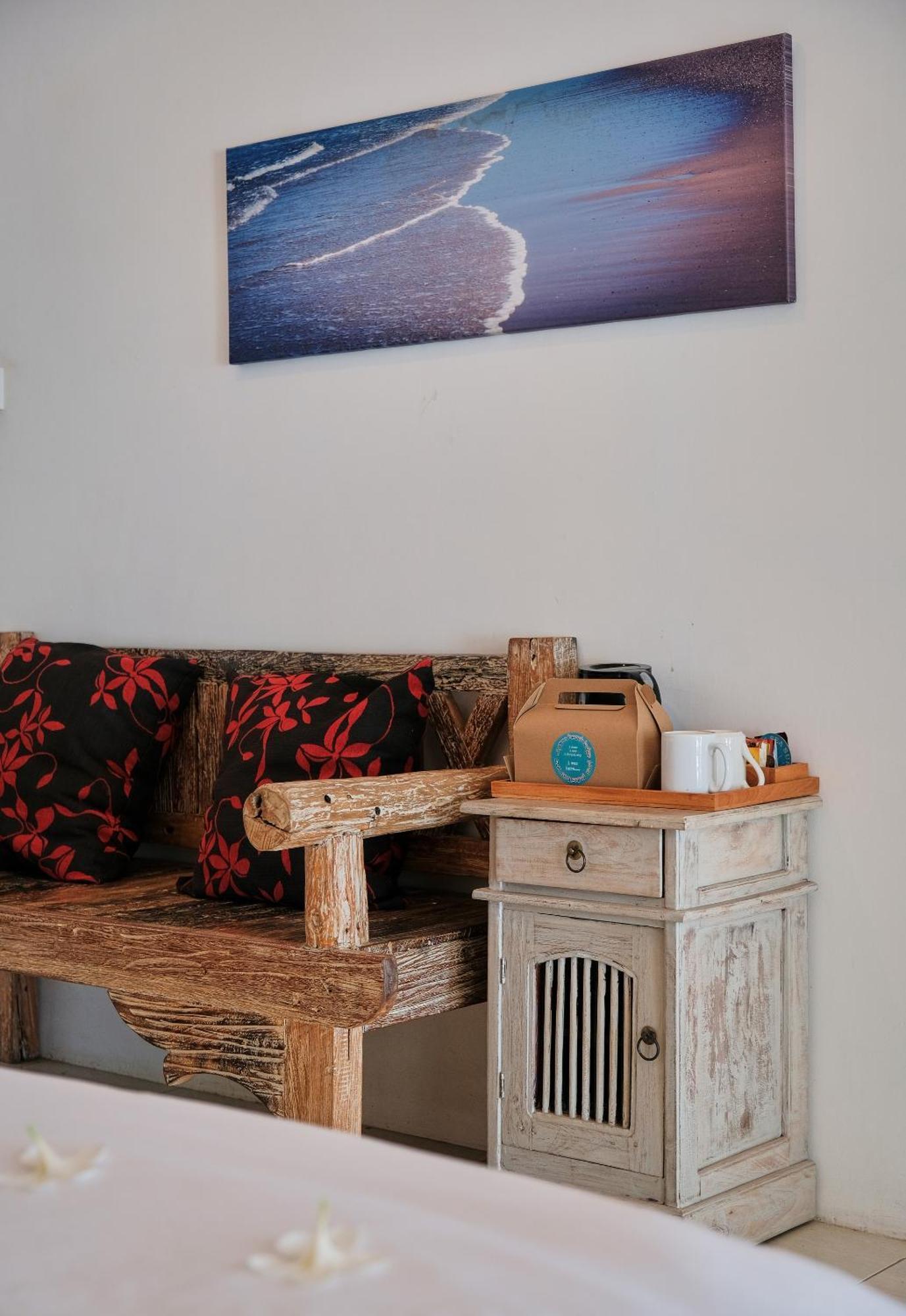 Myamo Beach Lodge Jereweh Buitenkant foto