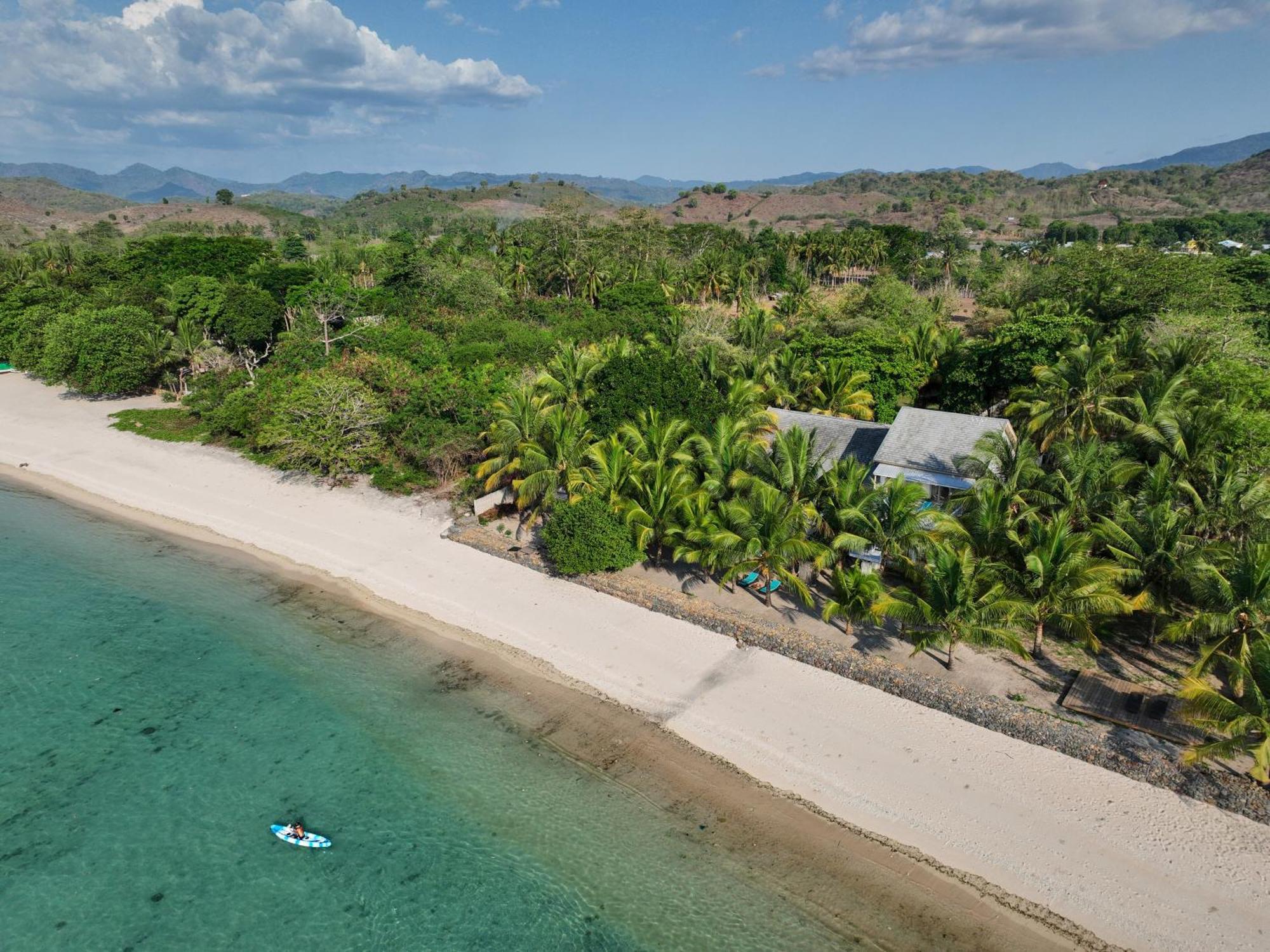 Myamo Beach Lodge Jereweh Buitenkant foto