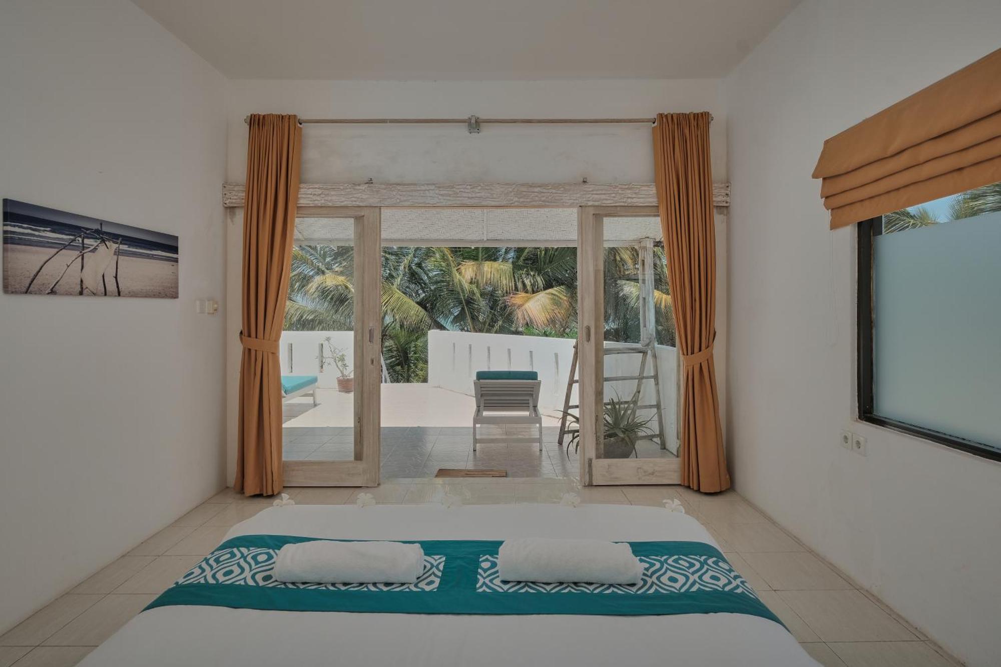 Myamo Beach Lodge Jereweh Buitenkant foto