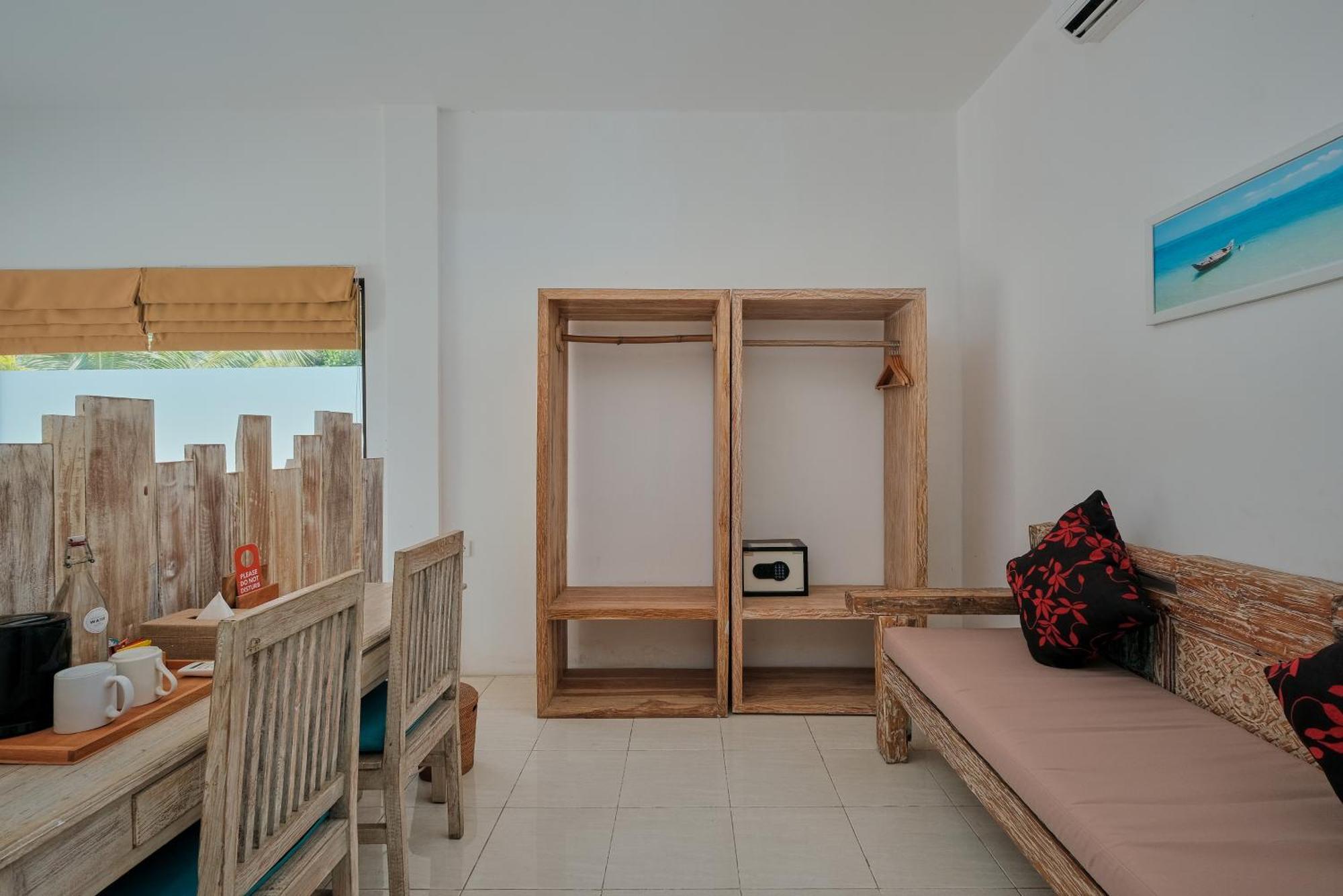 Myamo Beach Lodge Jereweh Buitenkant foto