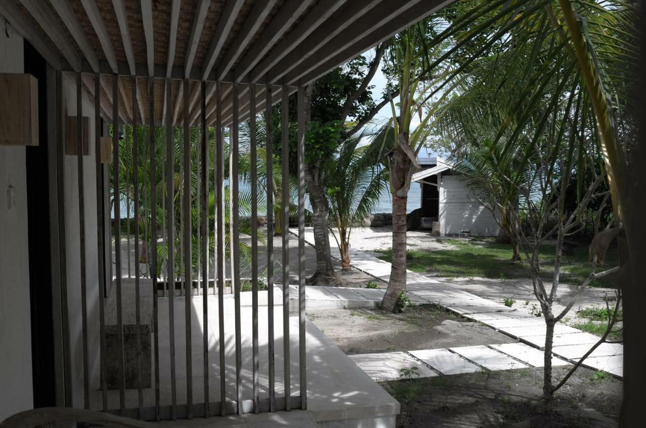 Myamo Beach Lodge Jereweh Buitenkant foto